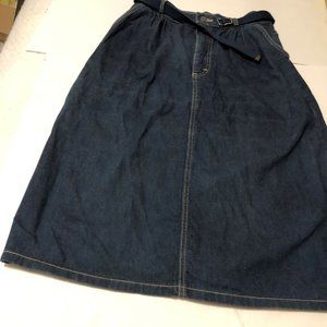 Women's L.L. Bean Denim Skirt  size 12 Belt EUC